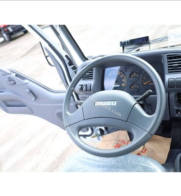 Isuzu 100p Nhật Bản Thương hiệu xe tải khung gầm với chiều dài 4,1 mét hộp lạnh với các đơn vị làm lạnh THERMO KING RV380V 4X2 Mini 3tons 2 Ton Freezer Truck làm lạnh