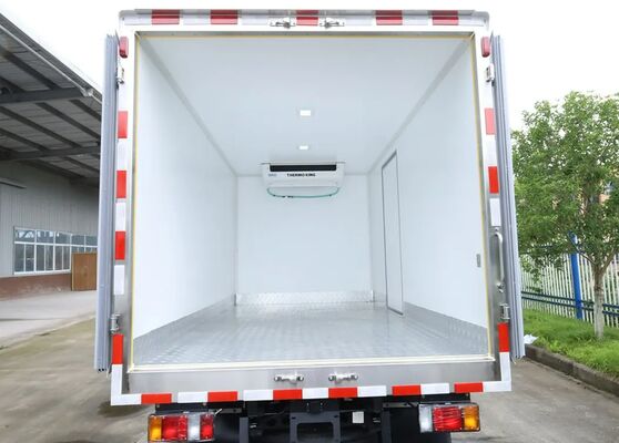 ISUZU QINGLING 600P xe tải đông lạnh 6 bánh 3 tấn có bộ làm lạnh THERMO KING model RV380